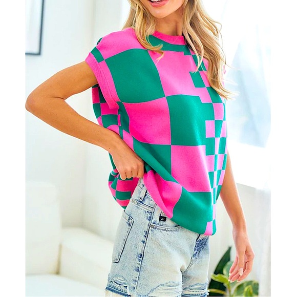 ☃️BOGO50%☃️🆕🩷FIRST LOVE: Green/Pink Checkered Knit Top SMALL •SEE VIDEO• - Picture 4 of 7